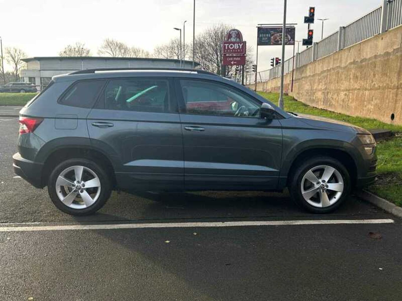 SKODA Karoq SUV 1.0 TSI (116ps) SE