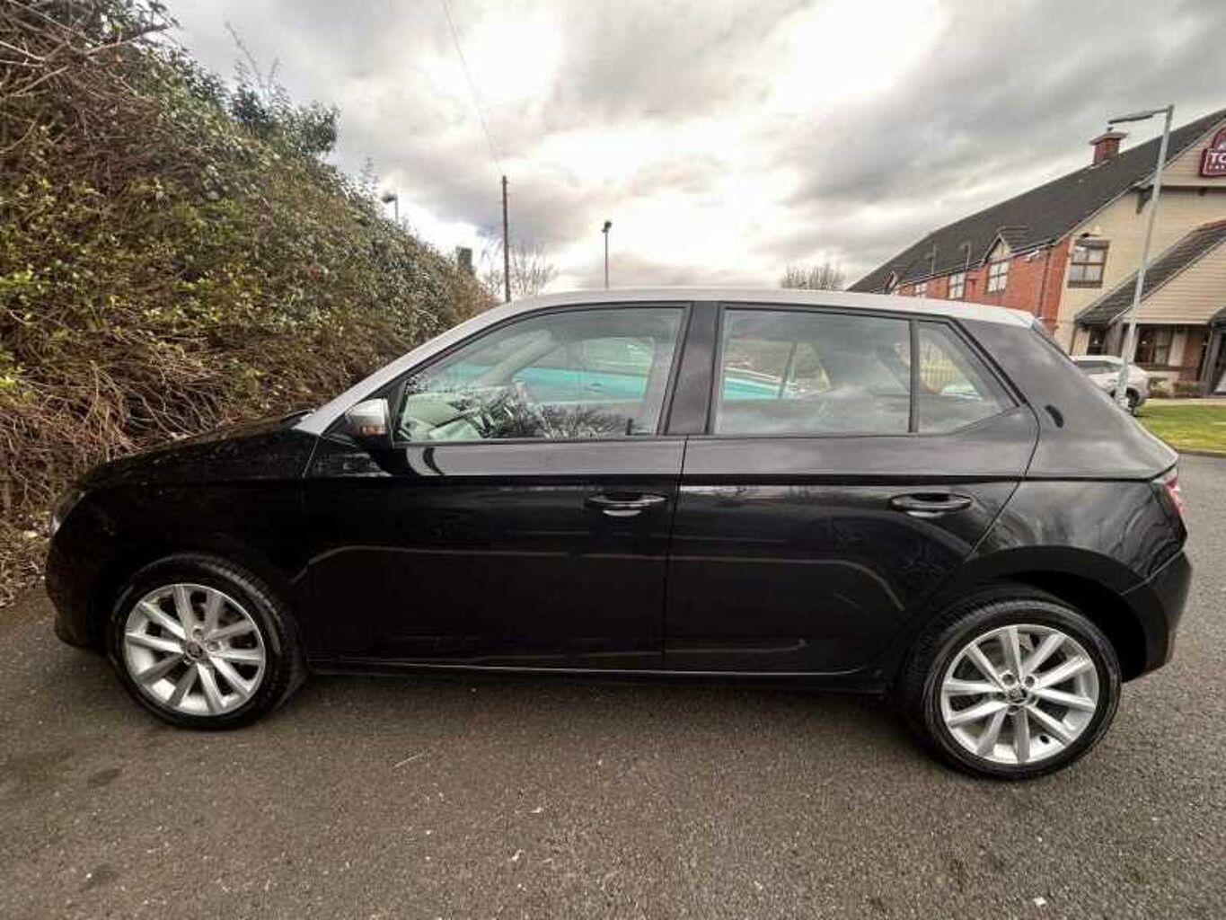 SKODA Fabia 1.0 TSI Colour Edition (95PS) 5-Dr Hatchback
