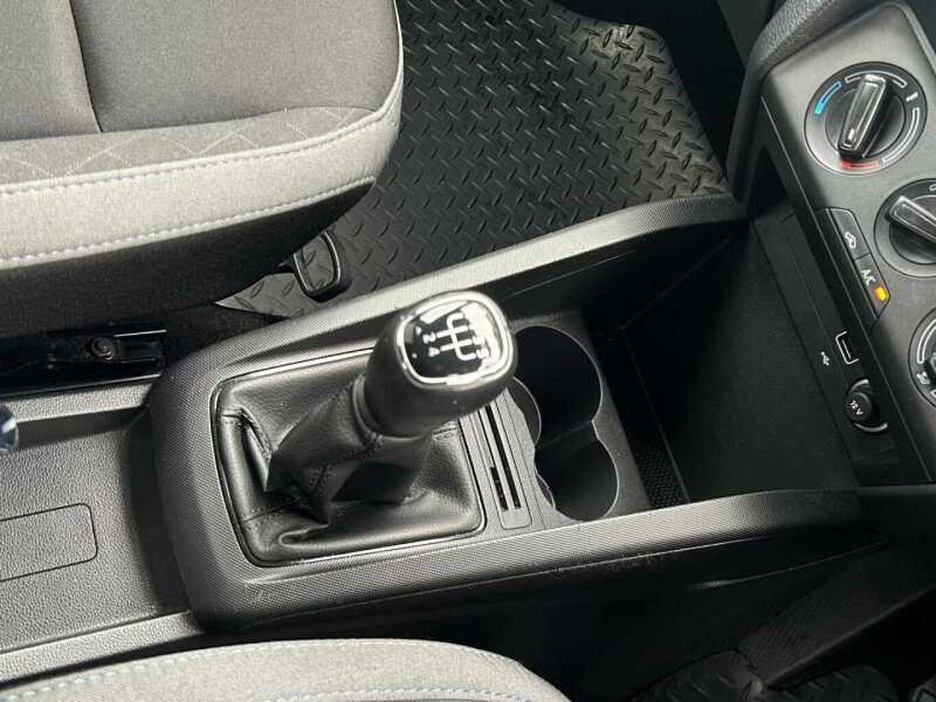 SKODA Fabia 1.0 TSI Colour Edition (95PS) 5-Dr Hatchback