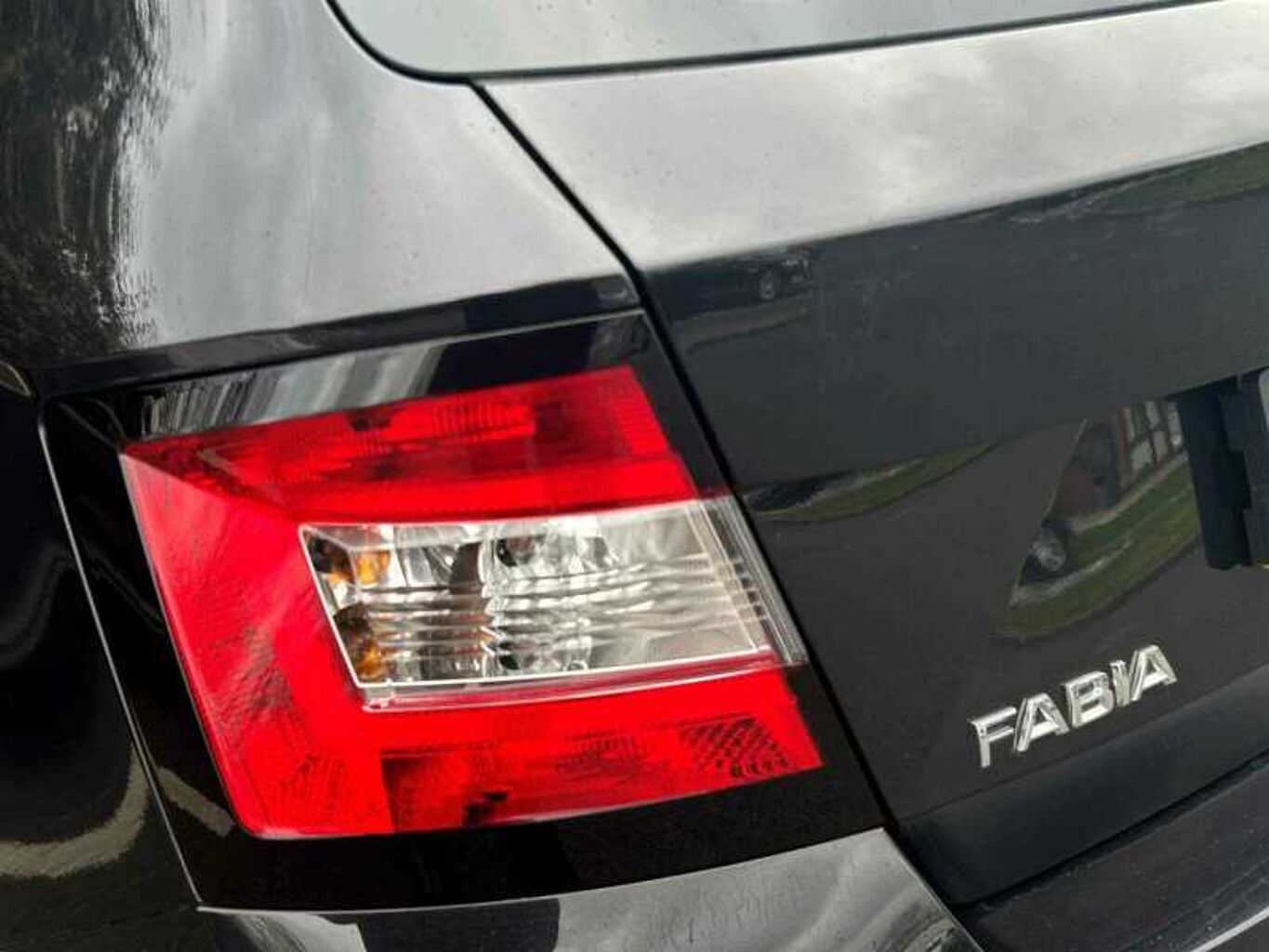 SKODA Fabia 1.0 TSI Colour Edition (95PS) 5-Dr Hatchback