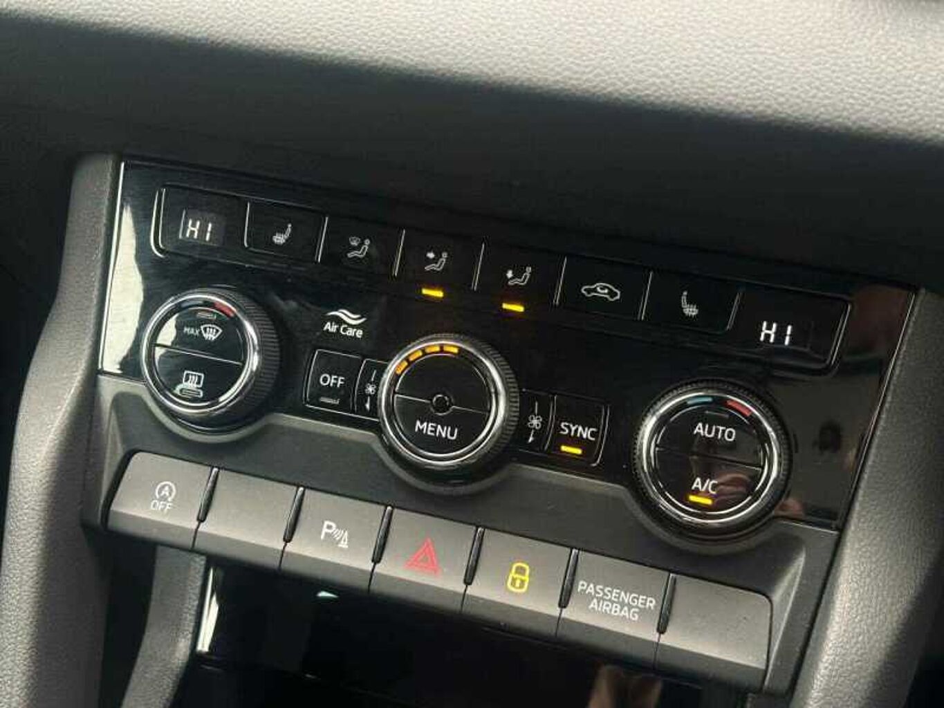 SKODA Karoq SUV 1.5 TSI (150ps) SportLine ACT