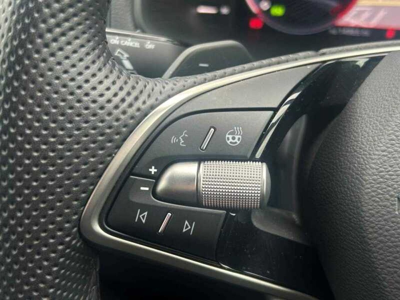 SKODA Karoq SUV 1.5 TSI (150ps) SportLine ACT
