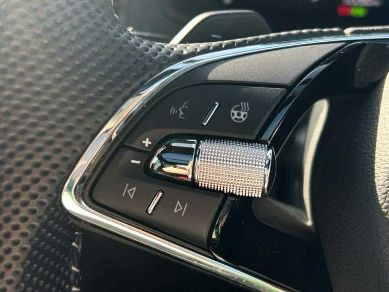 SKODA Karoq SUV 2.0 TSI (190ps) 4X4 SportLine DSG