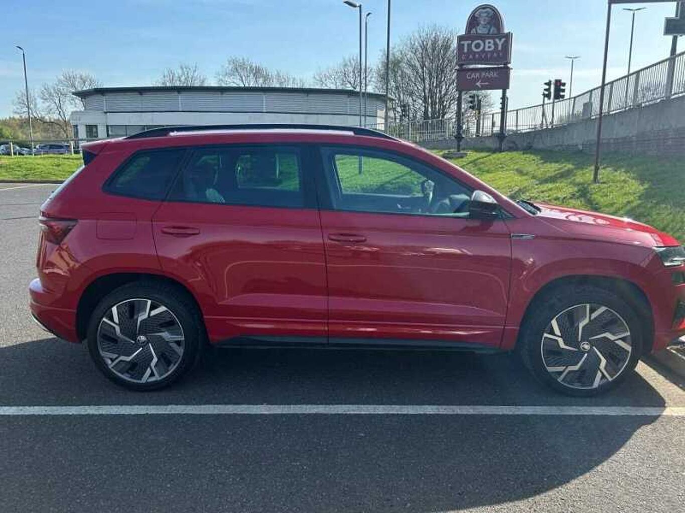 SKODA Karoq SUV 2.0 TSI (190ps) 4X4 SportLine DSG