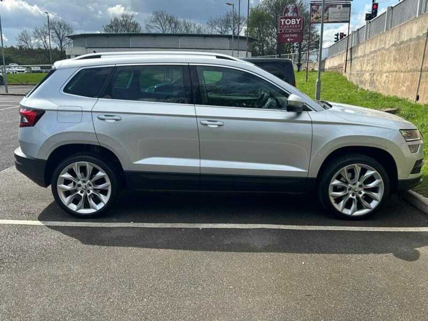SKODA Karoq SUV 1.5 TSI (150ps) SE L ACT DSG